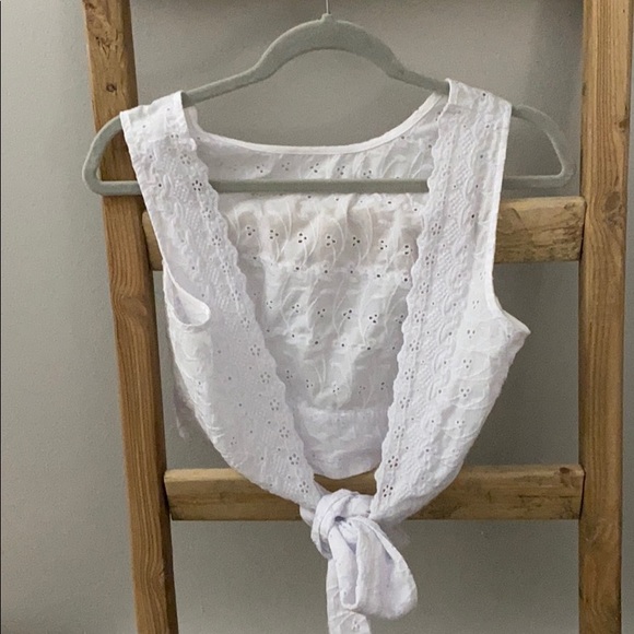 White crop top - Picture 2 of 2